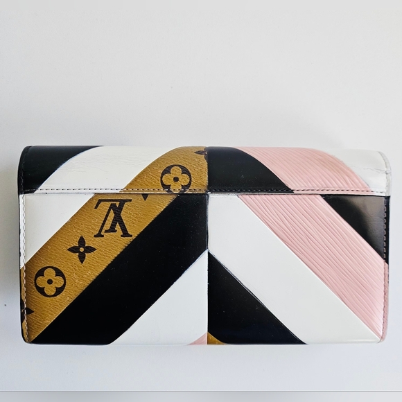 Louis Vuitton Limited Edition Reverse Monogram Twist Lock Wallet - Picture 8 of 13